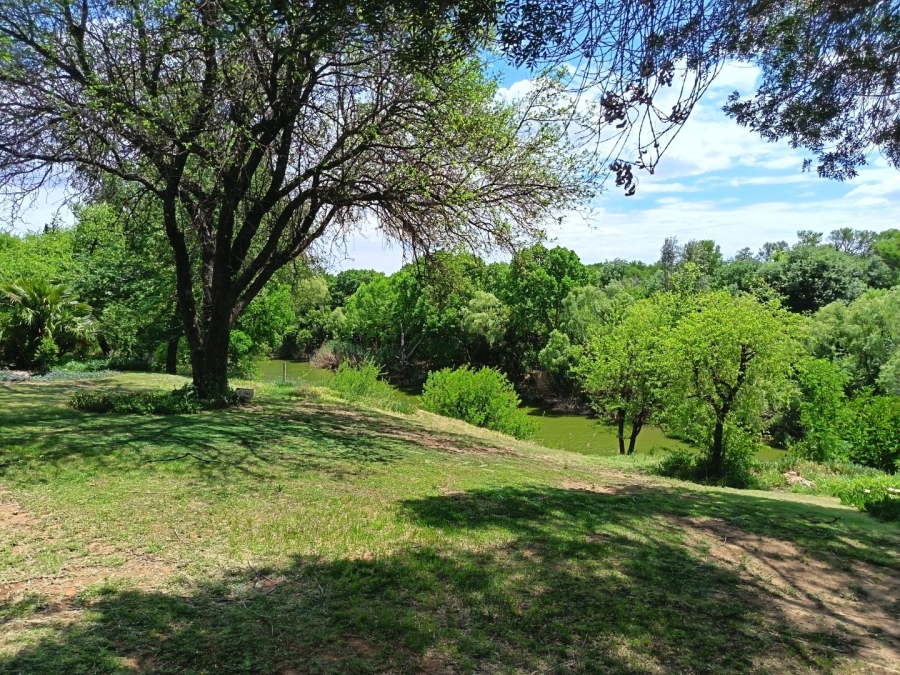 Commercial Property for Sale in Glen Free State